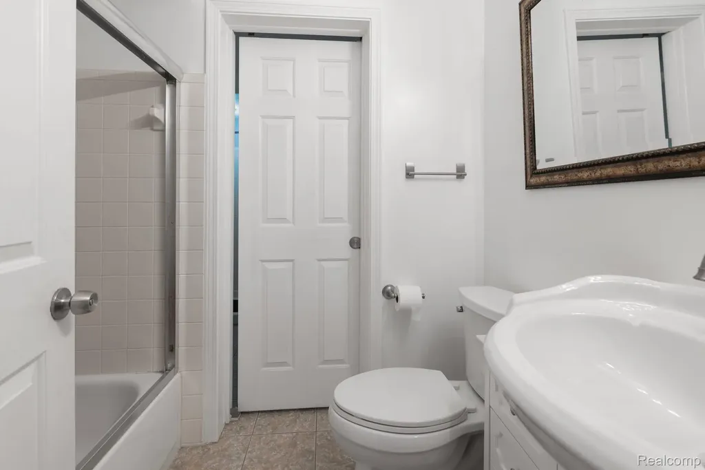 794 Oak Brook Ridge Drive Rochester Hills City MI 48307