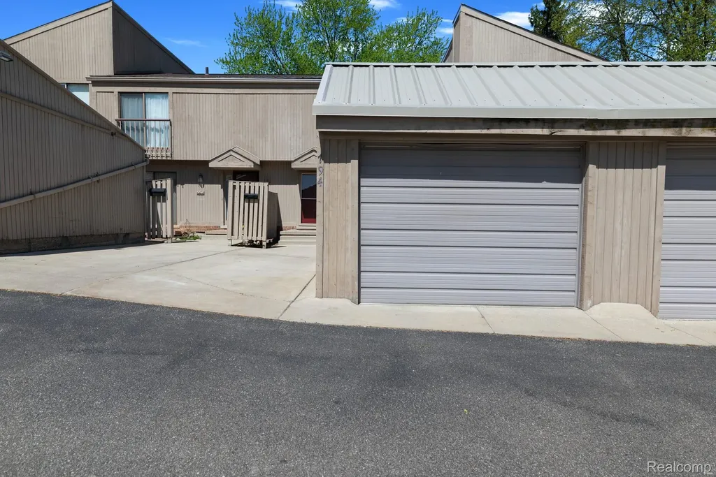 794 Oak Brook Ridge Drive Rochester Hills City MI 48307