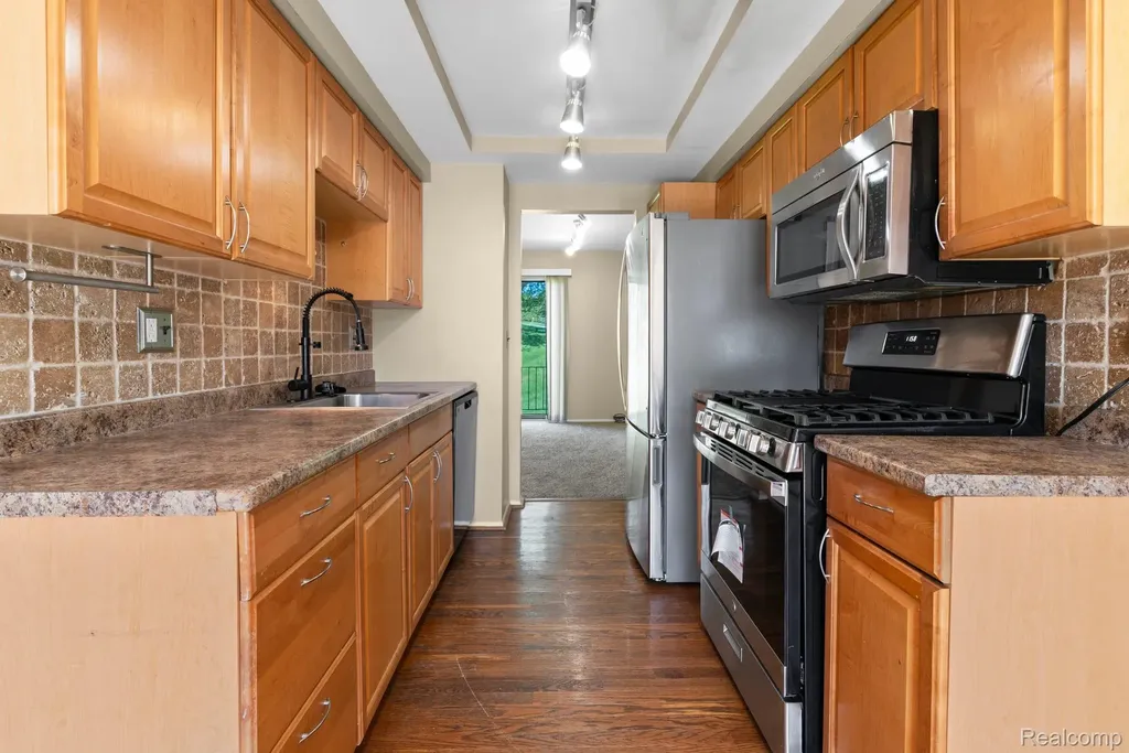 794 Oak Brook Ridge Drive Rochester Hills City MI 48307