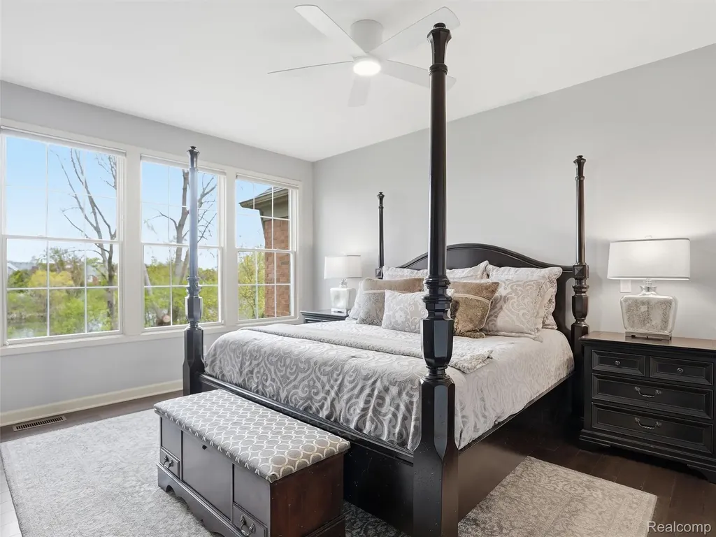 5211 Belmonte Drive Oakland Charter Township MI 48306