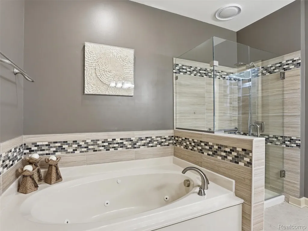 5211 Belmonte Drive Oakland Charter Township MI 48306