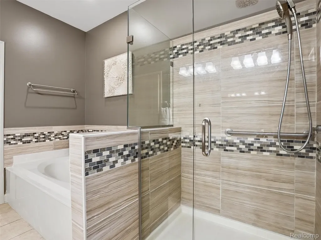 5211 Belmonte Drive Oakland Charter Township MI 48306