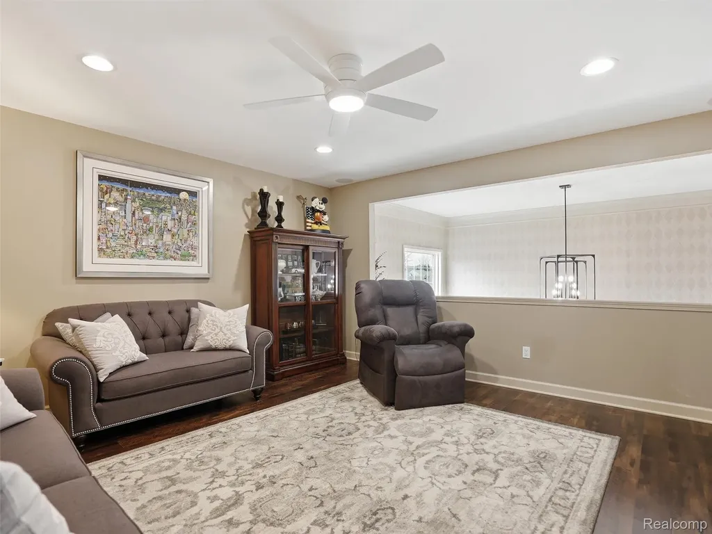 5211 Belmonte Drive Oakland Charter Township MI 48306