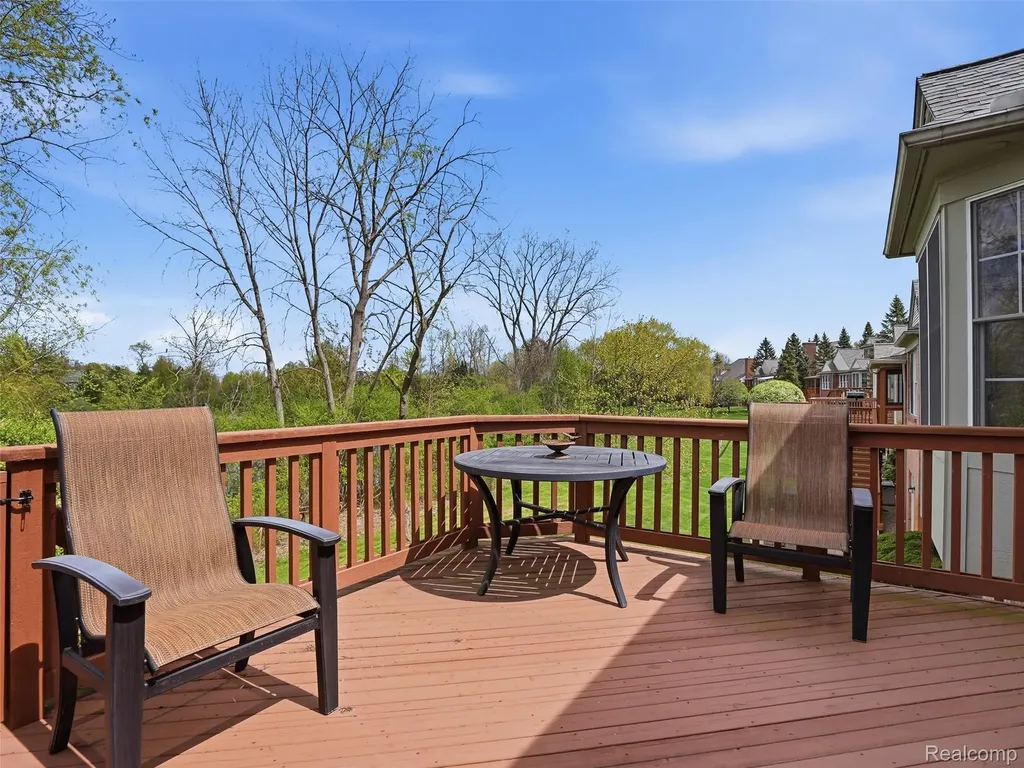 5211 Belmonte Drive Oakland Charter Township MI 48306