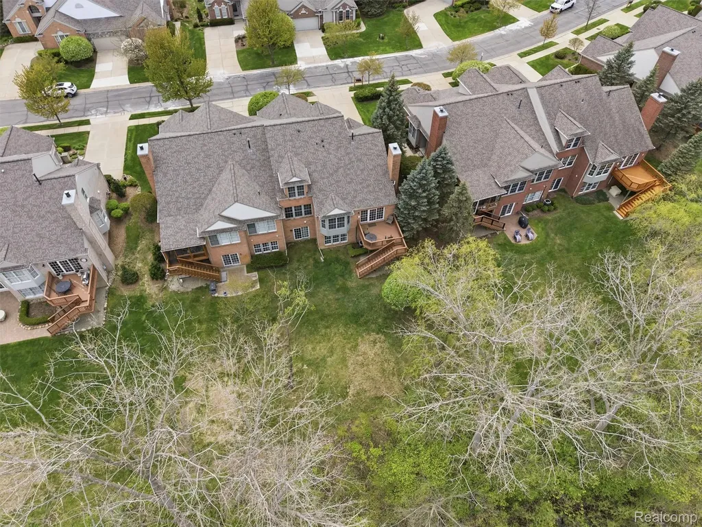 5211 Belmonte Drive Oakland Charter Township MI 48306