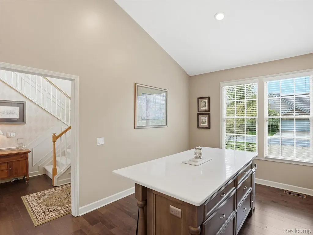 5211 Belmonte Drive Oakland Charter Township MI 48306
