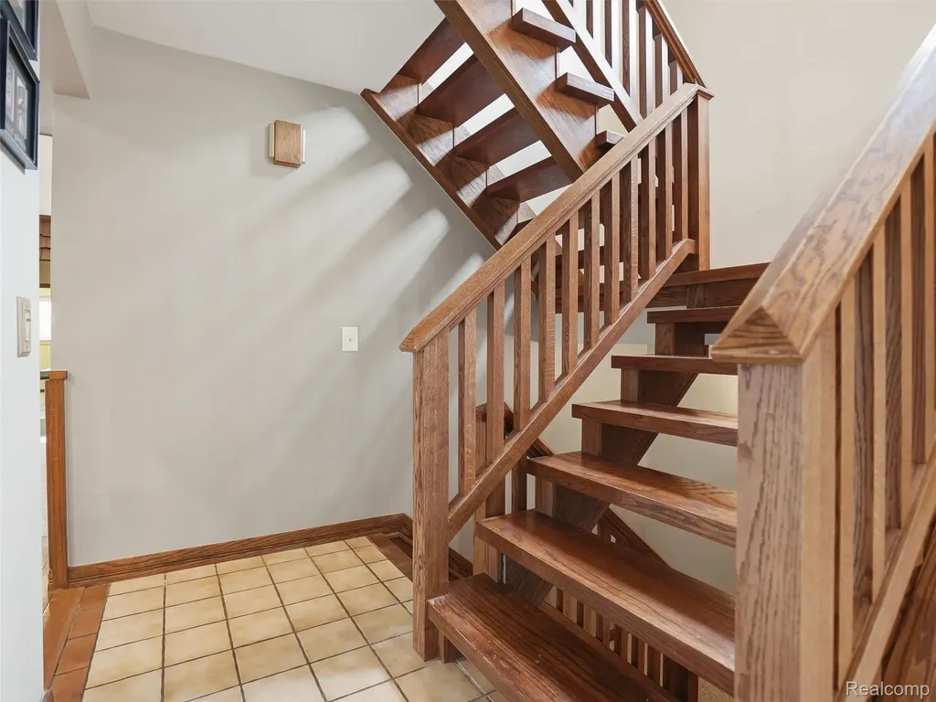 20145 Scarlet Court Clinton Charter Township MI 48036