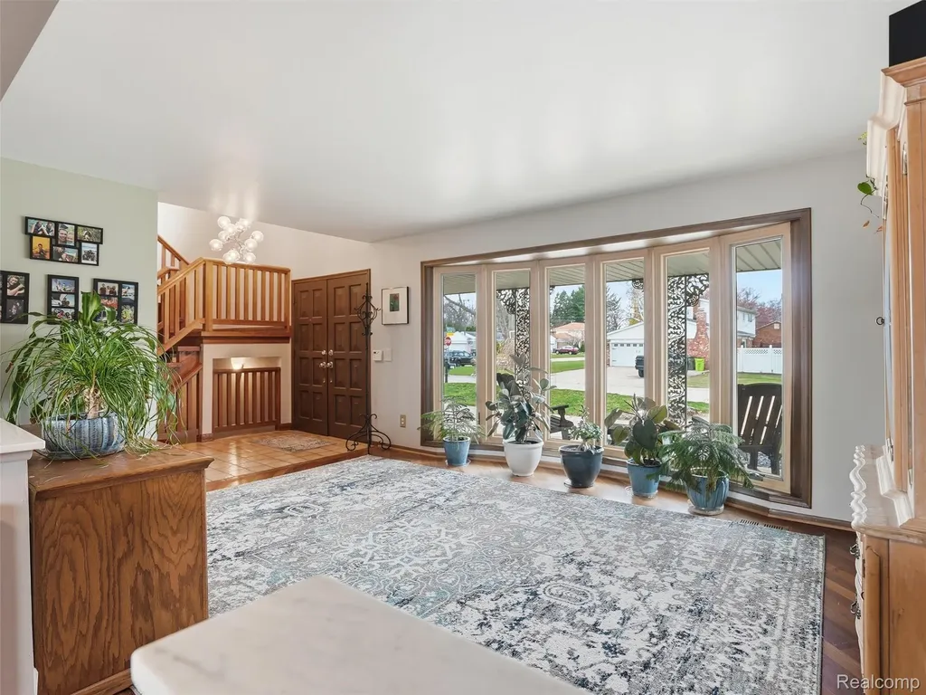 20145 Scarlet Court Clinton Charter Township MI 48036