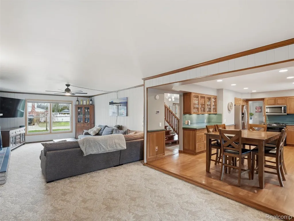 20145 Scarlet Court Clinton Charter Township MI 48036
