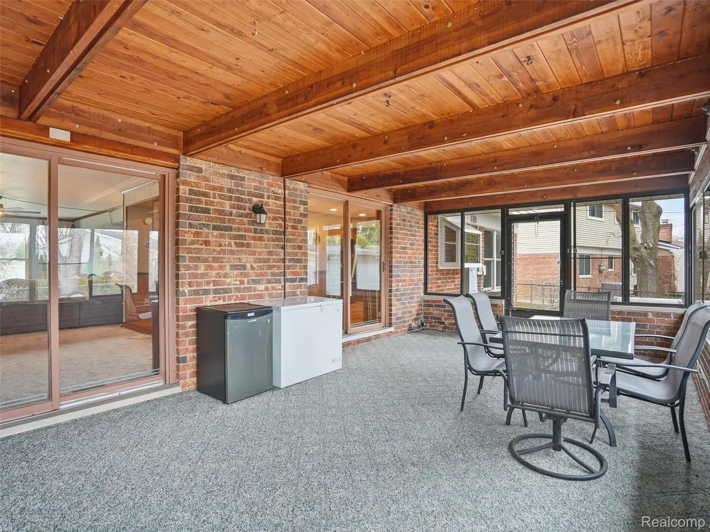20145 Scarlet Court Clinton Charter Township MI 48036