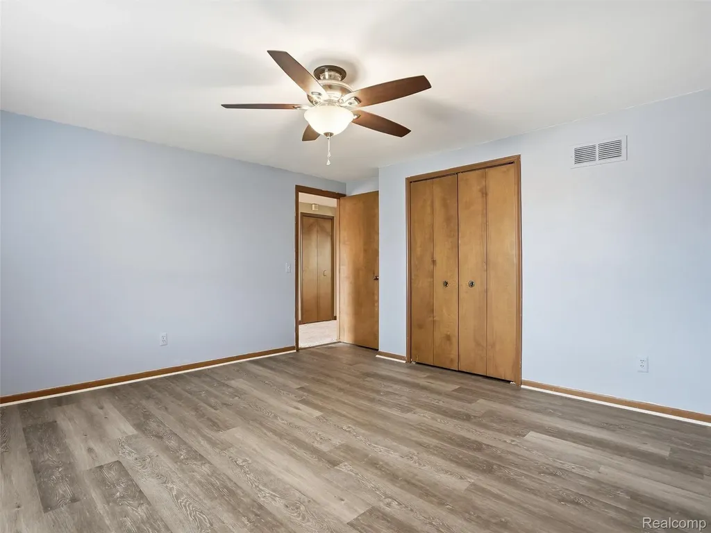 20145 Scarlet Court Clinton Charter Township MI 48036