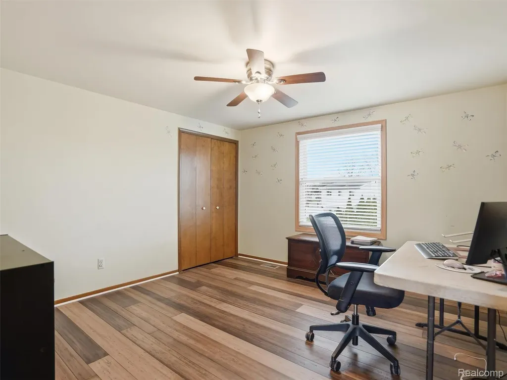 20145 Scarlet Court Clinton Charter Township MI 48036
