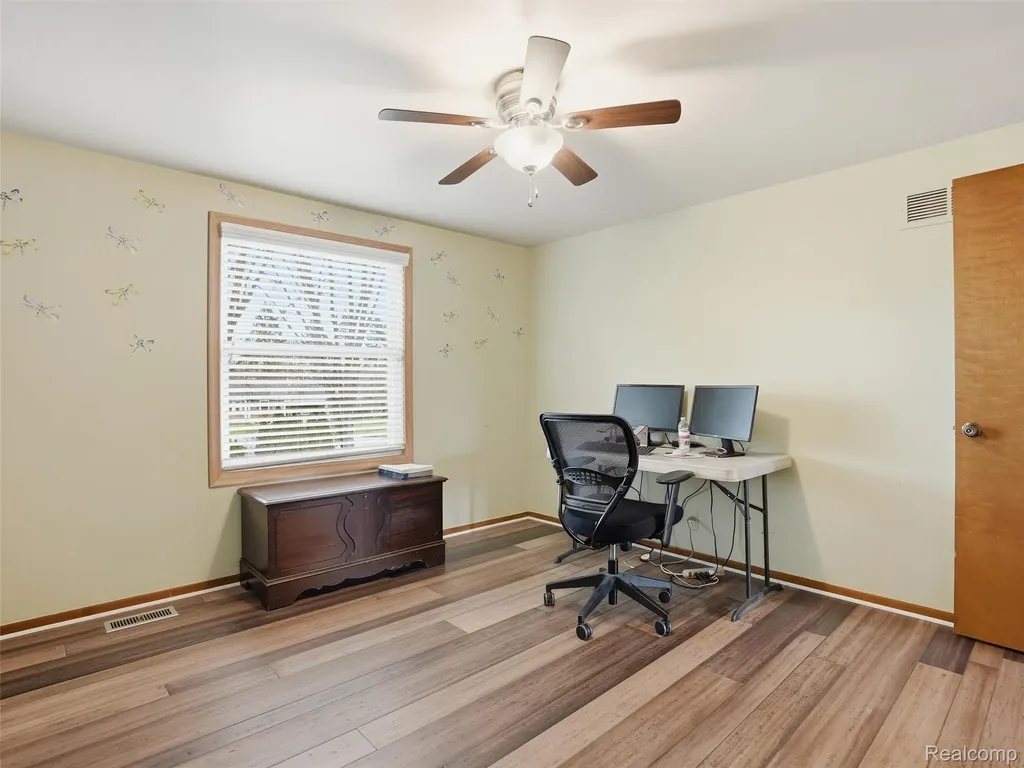 20145 Scarlet Court Clinton Charter Township MI 48036
