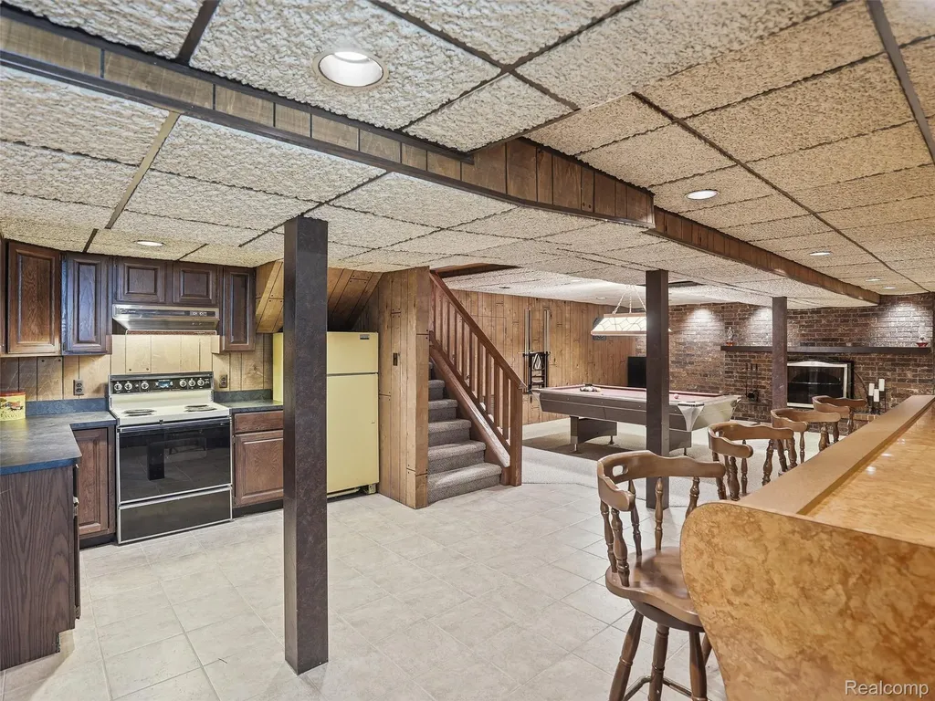 20145 Scarlet Court Clinton Charter Township MI 48036