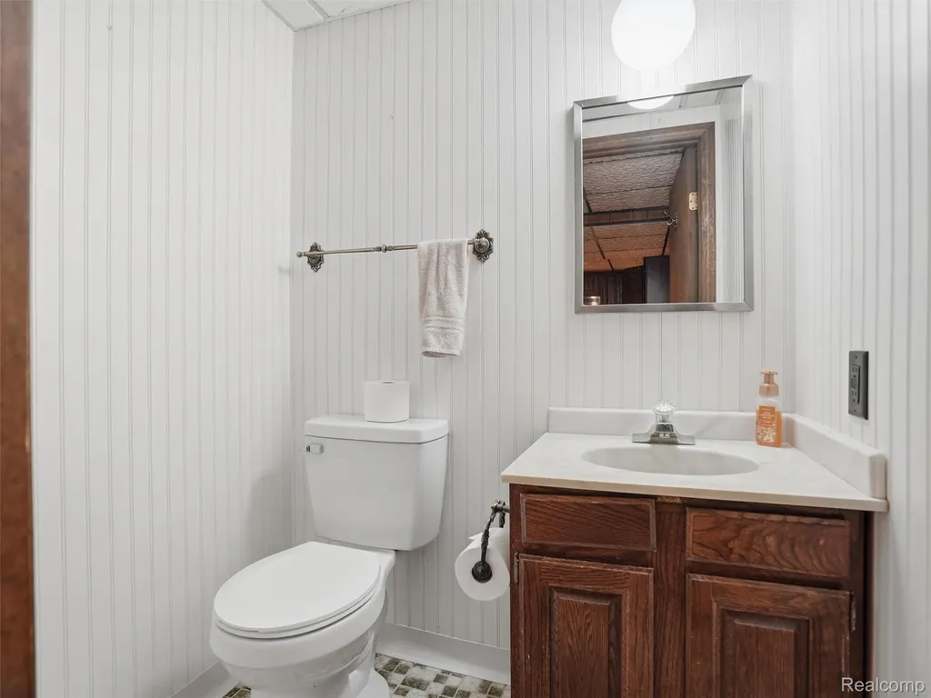 20145 Scarlet Court Clinton Charter Township MI 48036