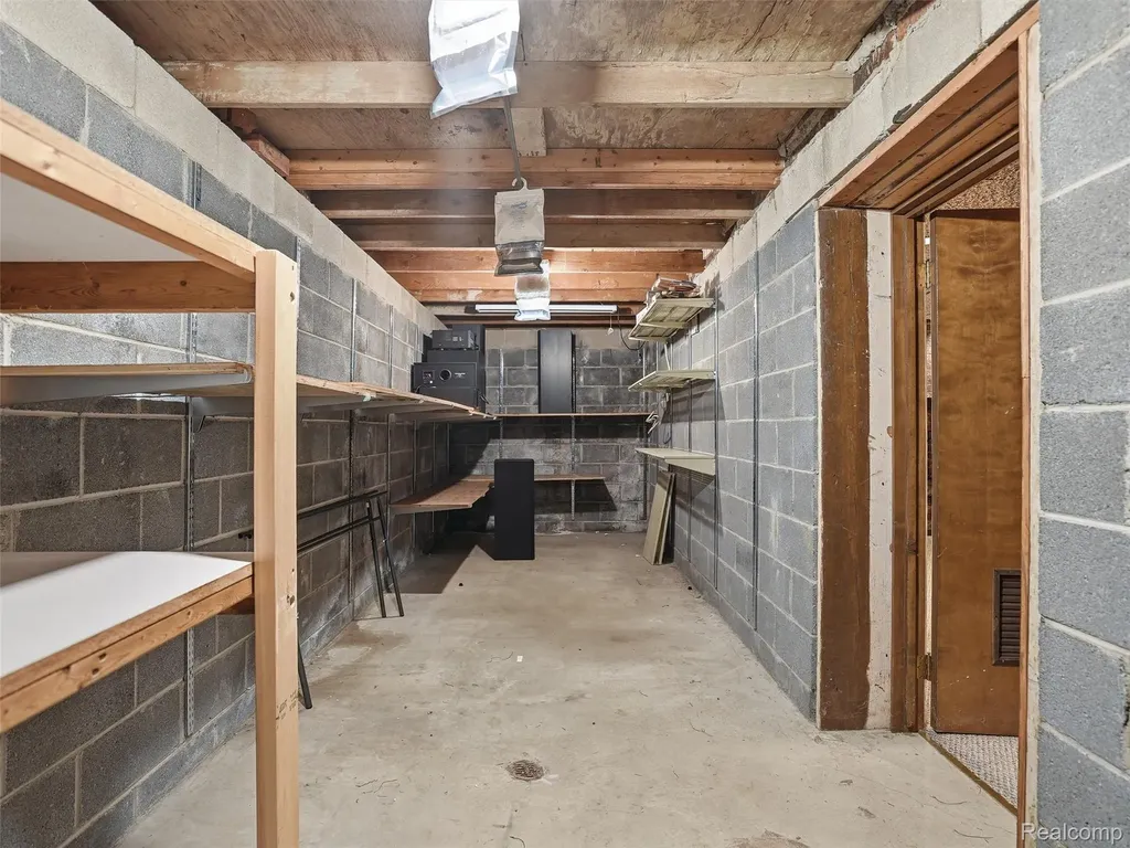 20145 Scarlet Court Clinton Charter Township MI 48036