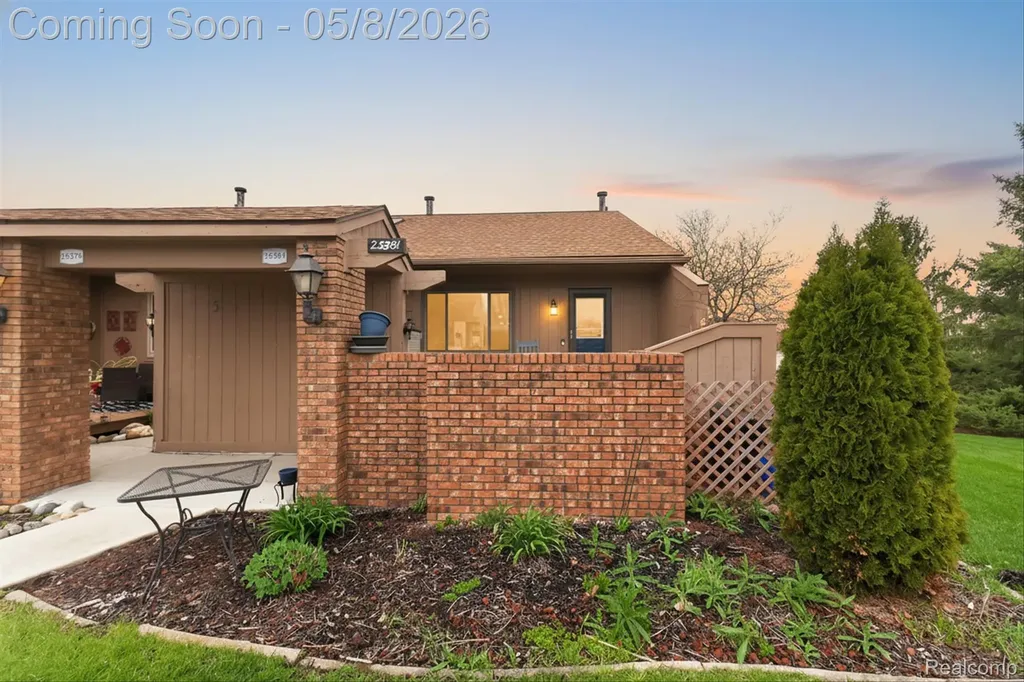 25381 Potomac Drive South Lyon City MI 48178