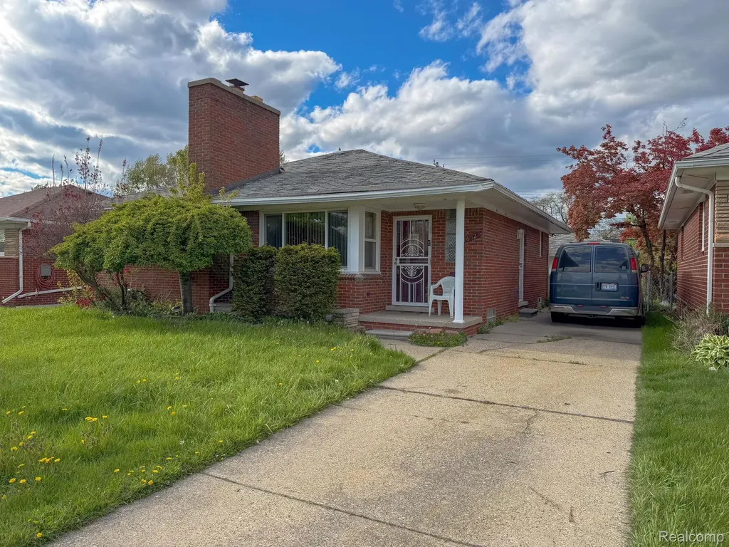 16525 Ego Avenue Eastpointe City MI 48021