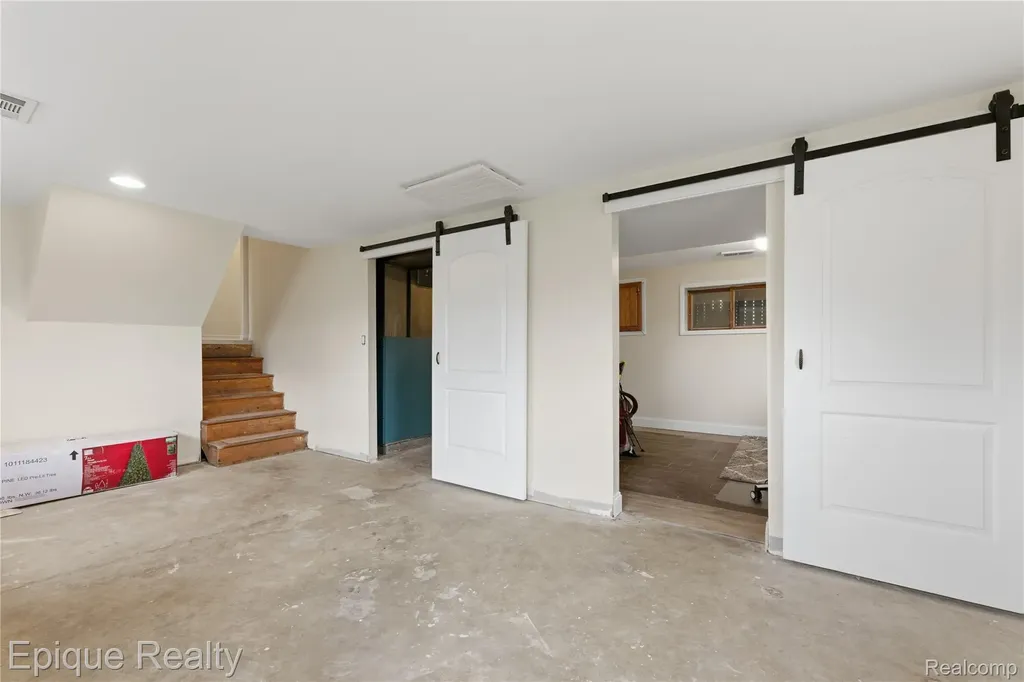 3127 W Woodland Drive Port Huron City MI 48060