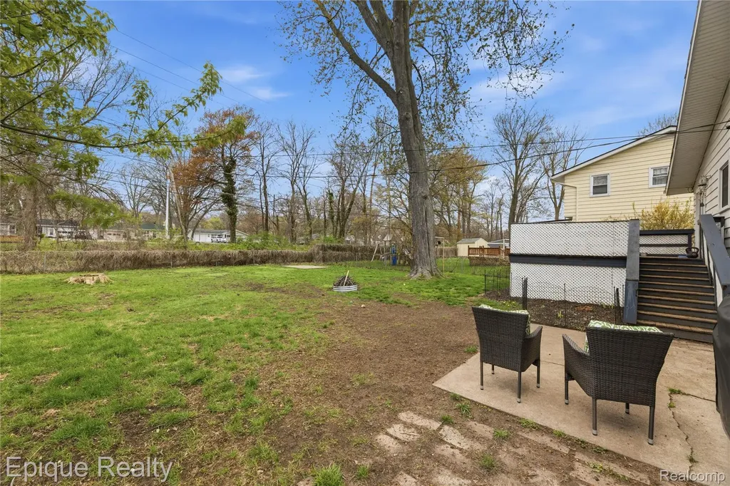 3127 W Woodland Drive Port Huron City MI 48060