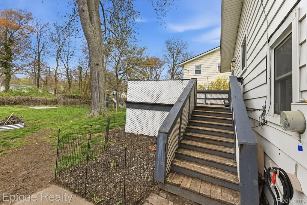 3127 W Woodland Drive Port Huron City MI 48060