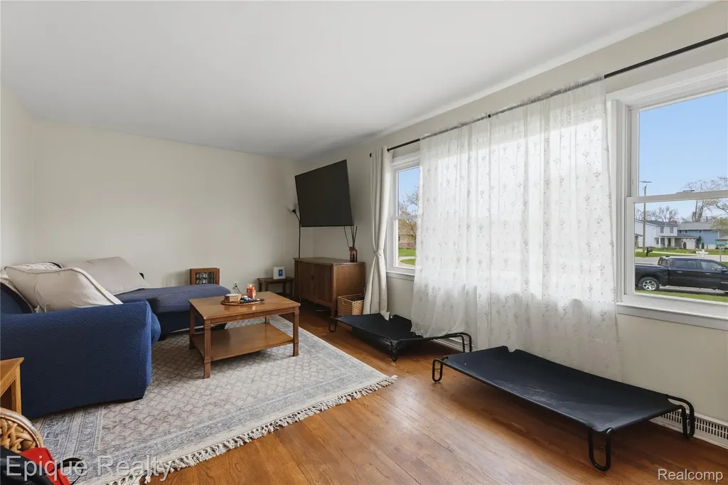 3127 W Woodland Drive Port Huron City MI 48060