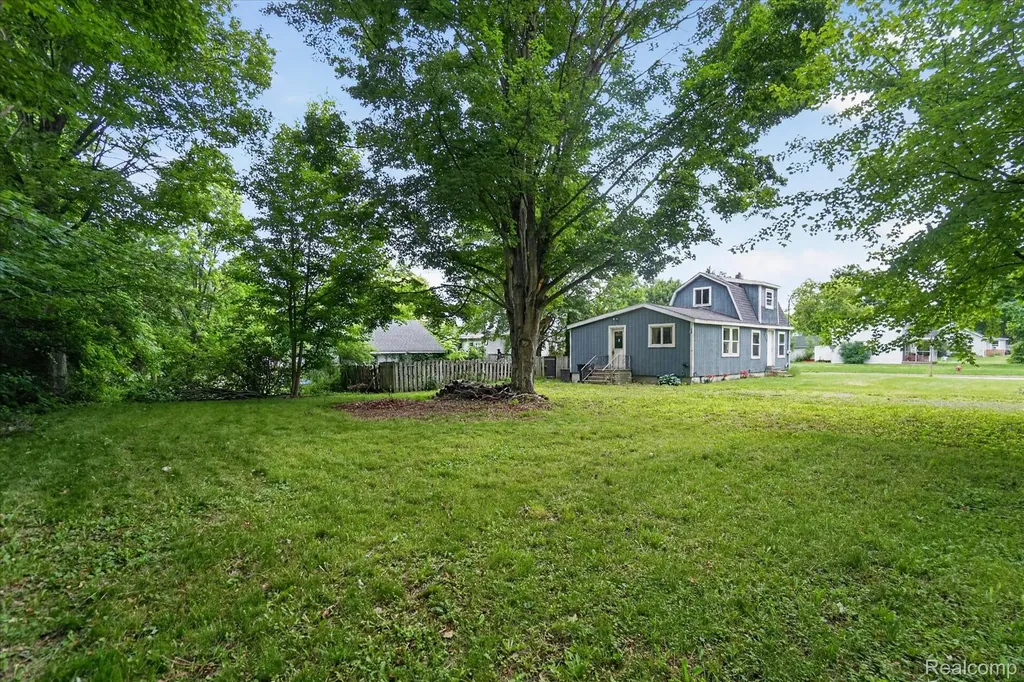 535 E Hubble Street Hastings City MI 49058