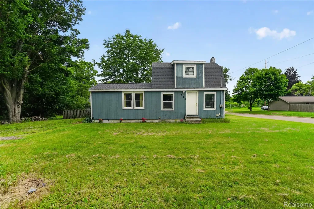 535 E Hubble Street Hastings City MI 49058