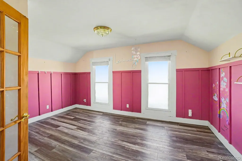 409 Fleming Street Howell City MI 48843