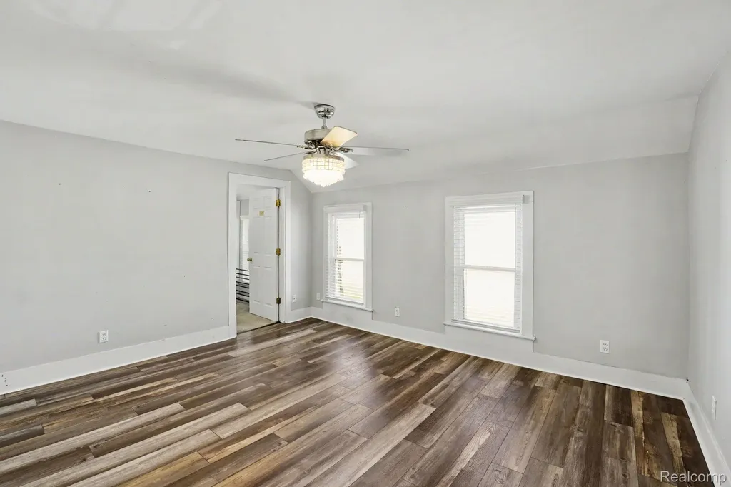 409 Fleming Street Howell City MI 48843