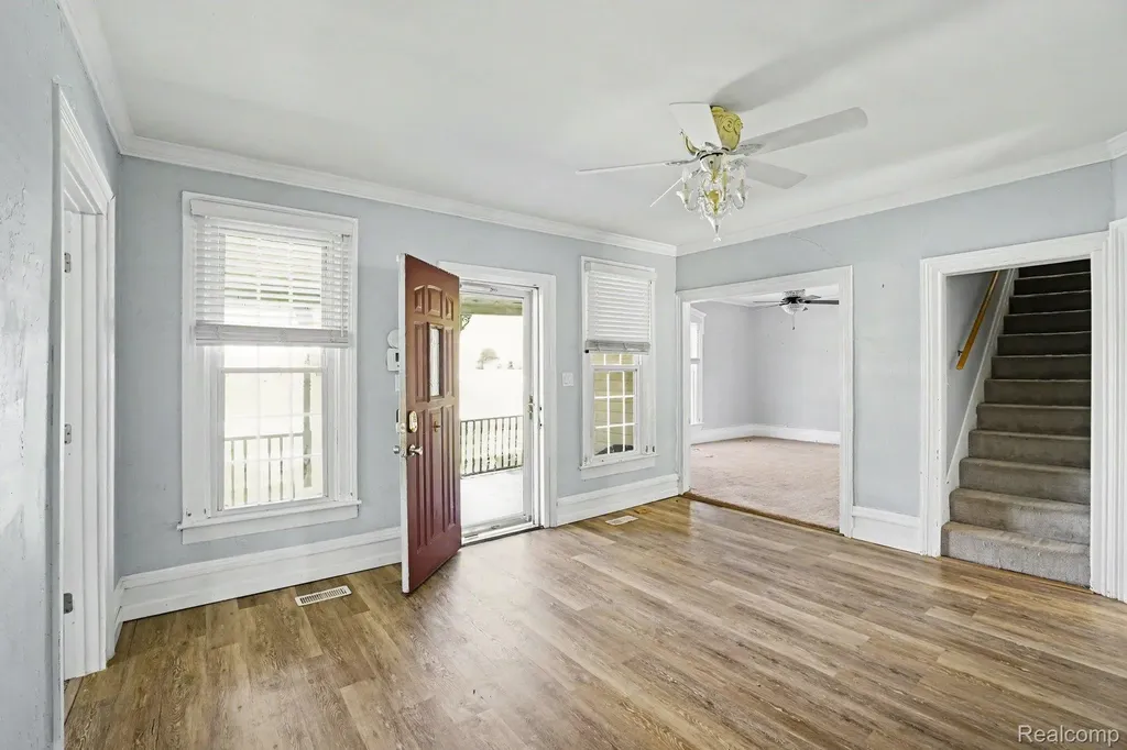 409 Fleming Street Howell City MI 48843