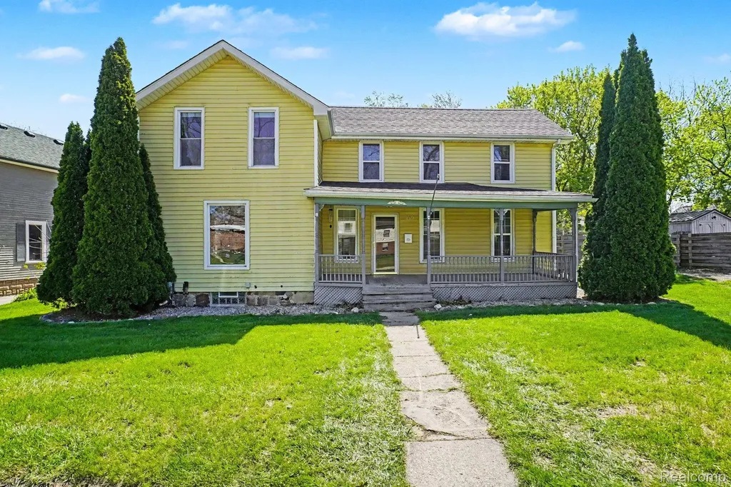 409 Fleming Street Howell City MI 48843
