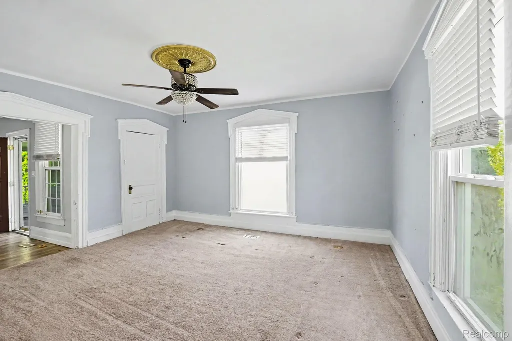 409 Fleming Street Howell City MI 48843