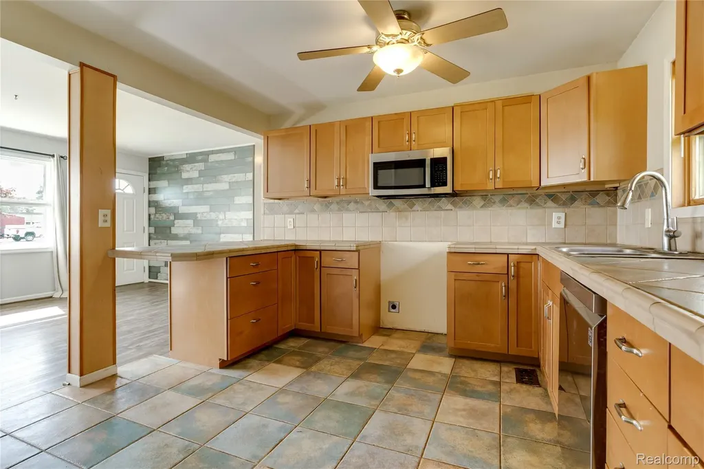 5410 Rushmore Pass Grand Blanc Charter Township MI 48439
