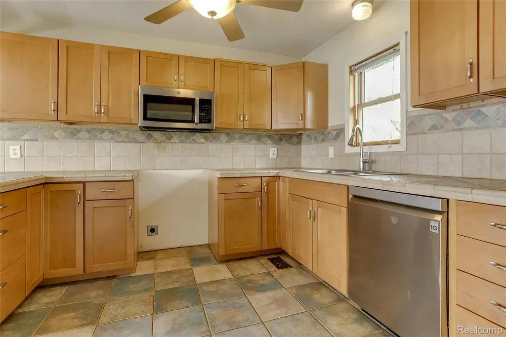 5410 Rushmore Pass Grand Blanc Charter Township MI 48439