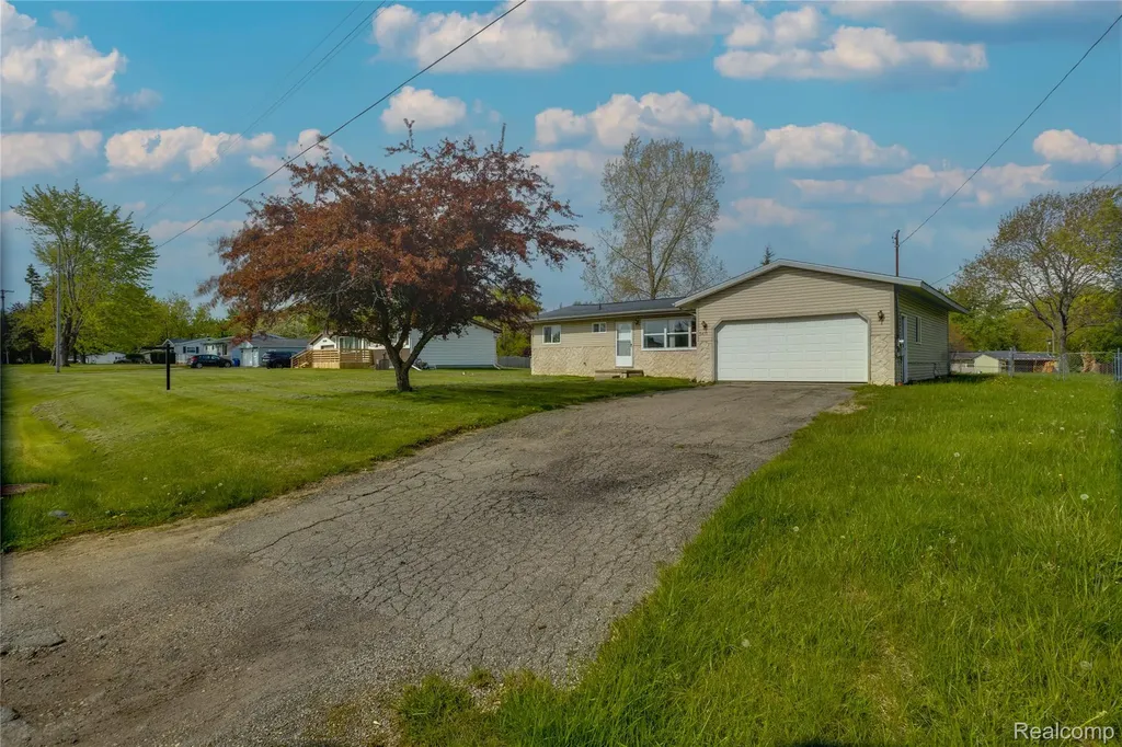 5410 Rushmore Pass Grand Blanc Charter Township MI 48439