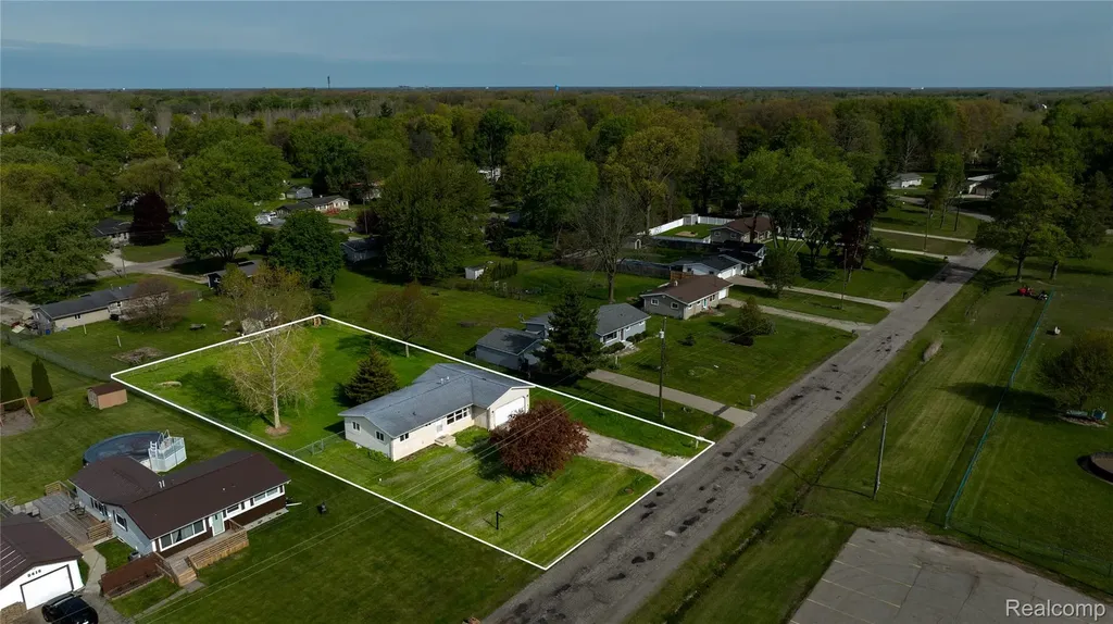 5410 Rushmore Pass Grand Blanc Charter Township MI 48439