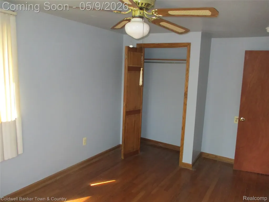 5656 Monroe Street Dearborn Heights City MI 48125