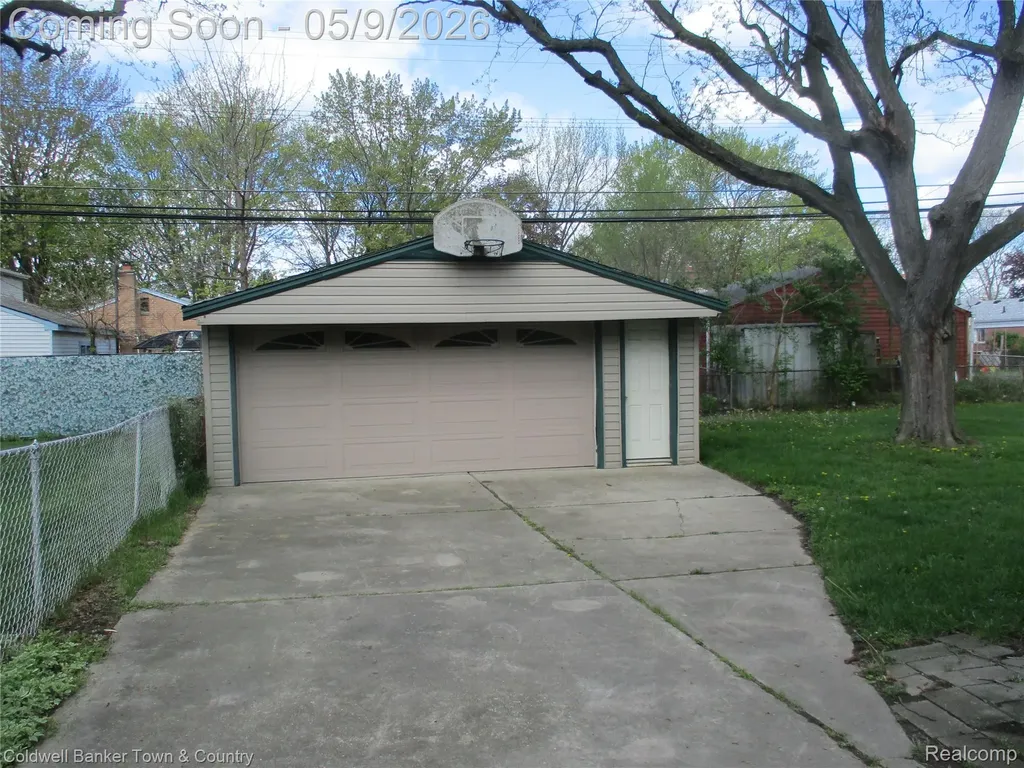 5656 Monroe Street Dearborn Heights City MI 48125