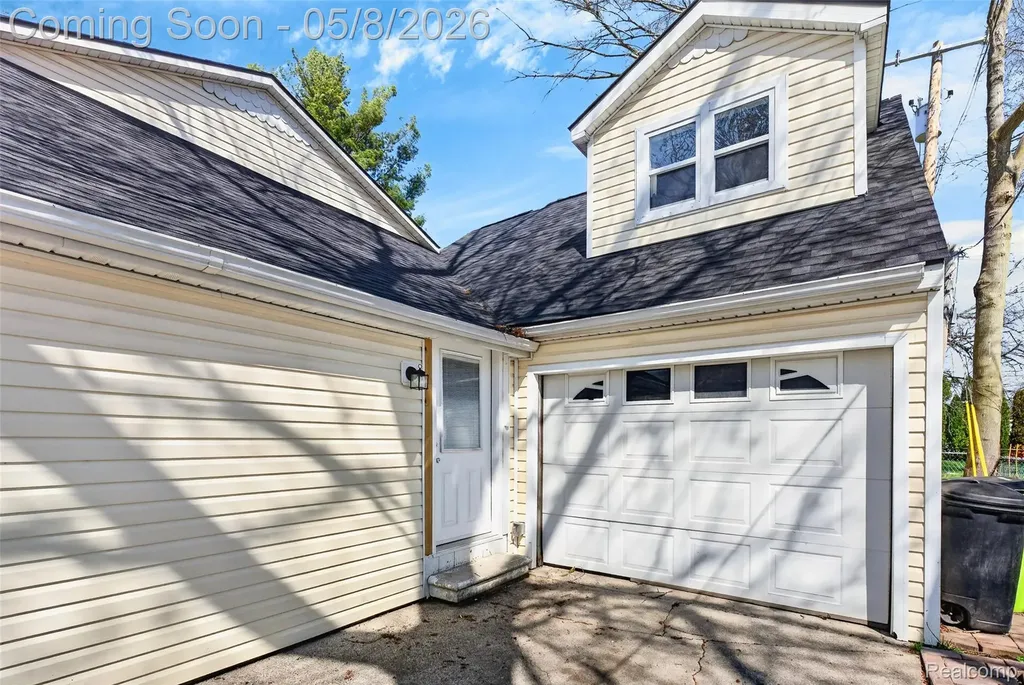 29157 S Wesley Avenue Flat Rock City MI 48134