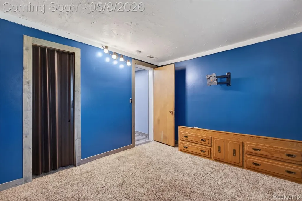 29157 S Wesley Avenue Flat Rock City MI 48134