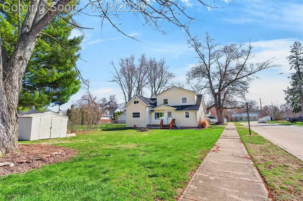 29157 S Wesley Avenue Flat Rock City MI 48134