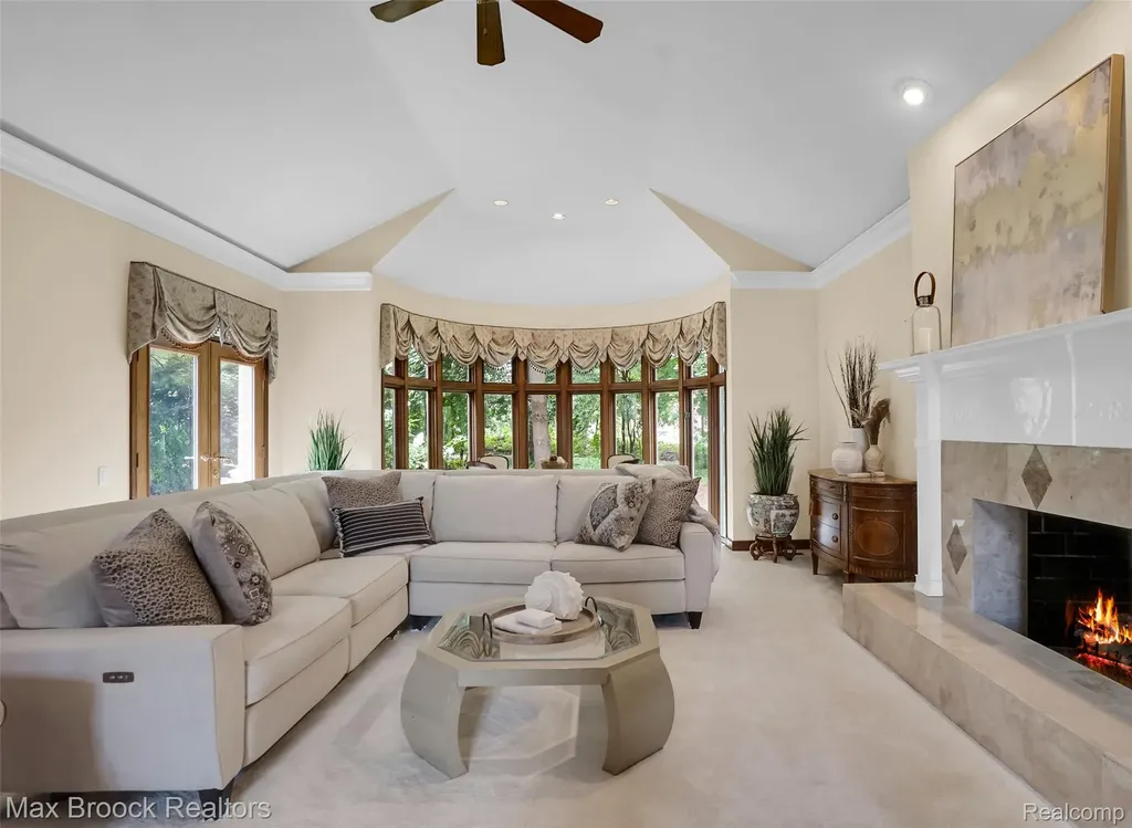 60 Kingsley Manor Drive Bloomfield Hills City MI 48304
