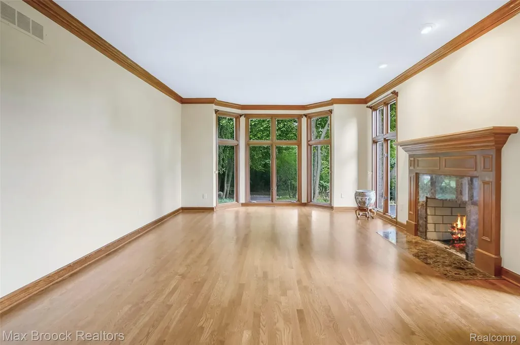 60 Kingsley Manor Drive Bloomfield Hills City MI 48304