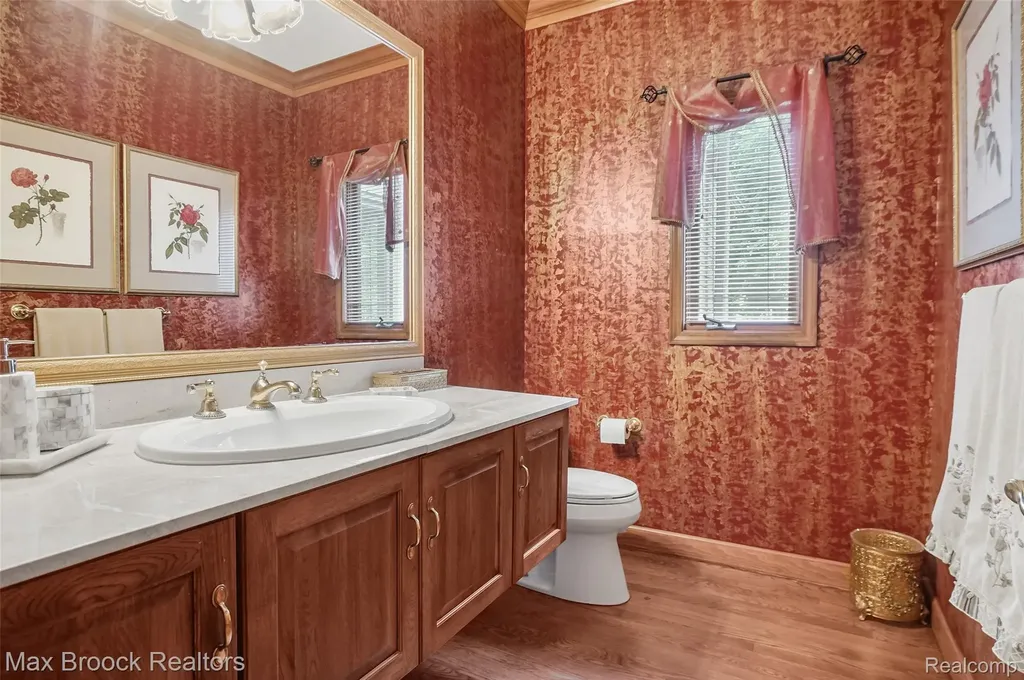 60 Kingsley Manor Drive Bloomfield Hills City MI 48304