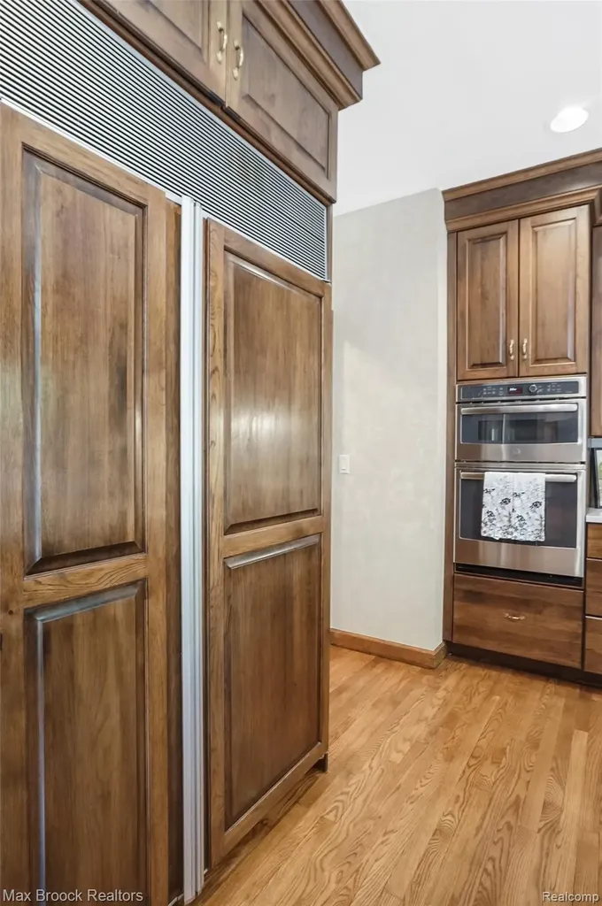 60 Kingsley Manor Drive Bloomfield Hills City MI 48304