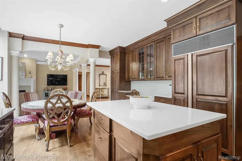 60 Kingsley Manor Drive Bloomfield Hills City MI 48304