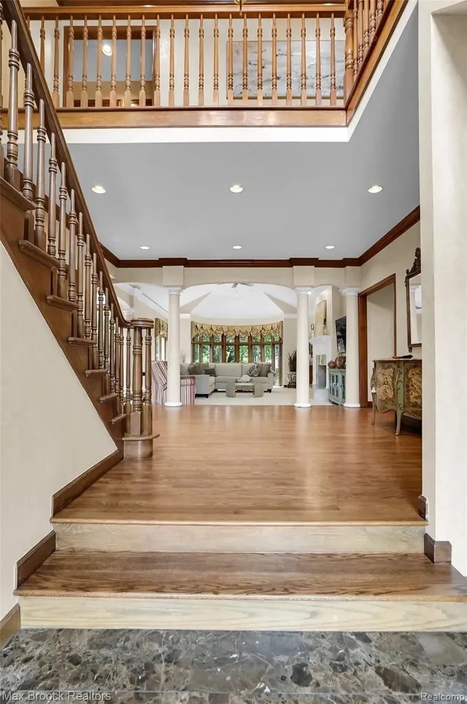 60 Kingsley Manor Drive Bloomfield Hills City MI 48304