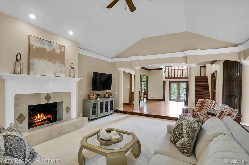 60 Kingsley Manor Drive Bloomfield Hills City MI 48304