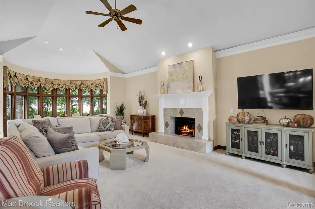 60 Kingsley Manor Drive Bloomfield Hills City MI 48304
